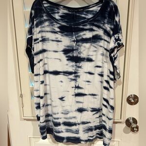 💙💙Zenergy by Chico’s Tie Dye Womens Tee Size 3(16-18) GOOD CONDITION💙💙